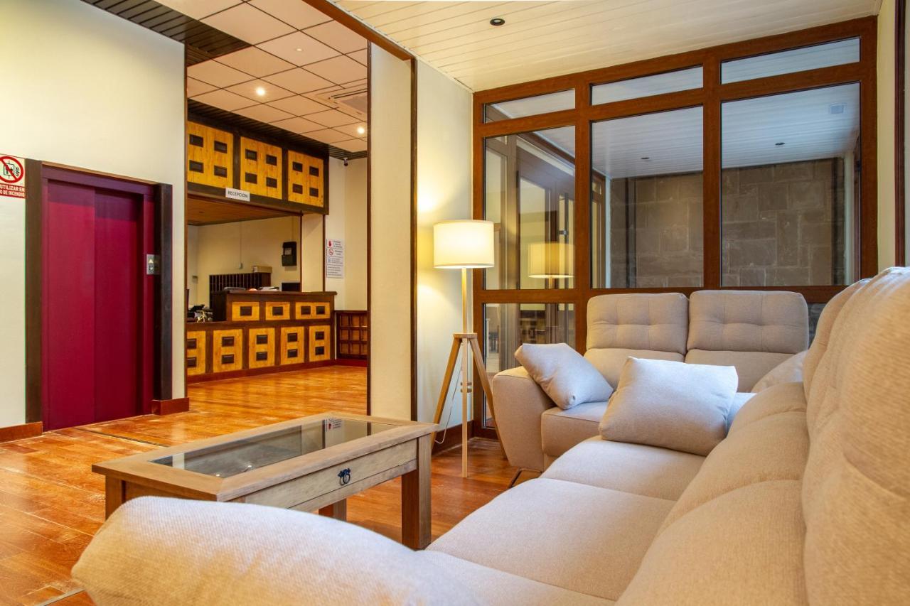 Hotel Boltana Ordesa エクステリア 写真